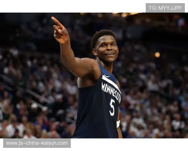 外线雨点般命中！森林狼两节40分打穿国王